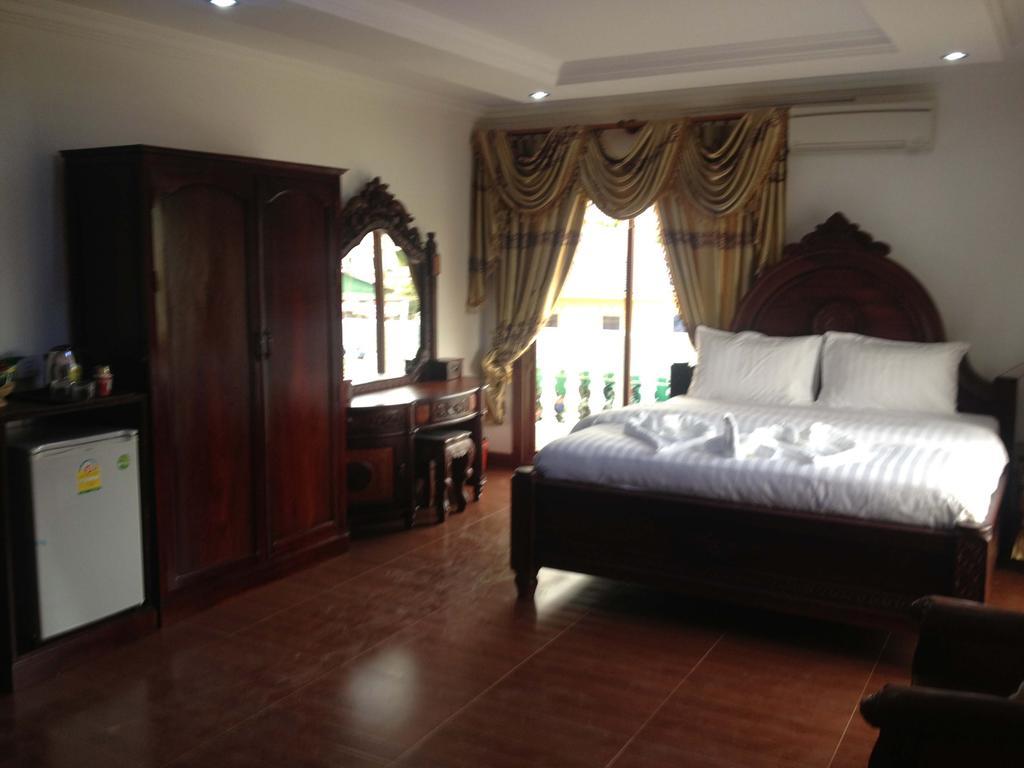 เอเมอรัลด์ บีบี บาตัมบัง โฮเต็ล Hotel พระตะบอง ภายนอก รูปภาพ
