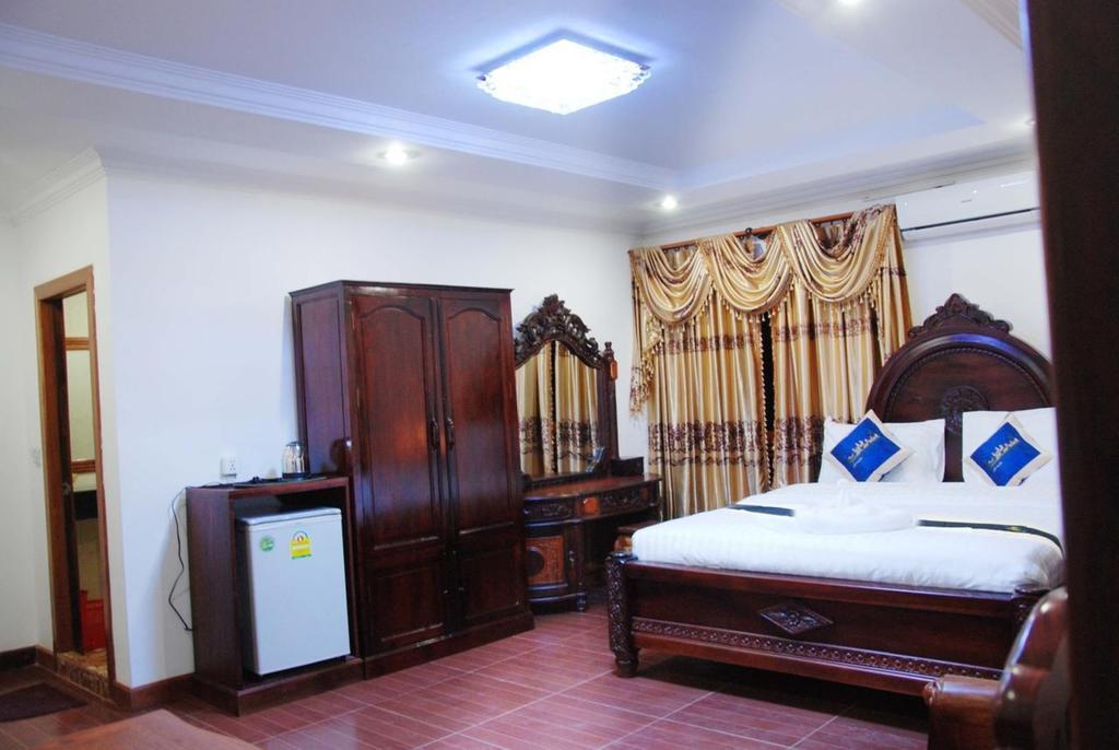 เอเมอรัลด์ บีบี บาตัมบัง โฮเต็ล Hotel พระตะบอง ภายนอก รูปภาพ
