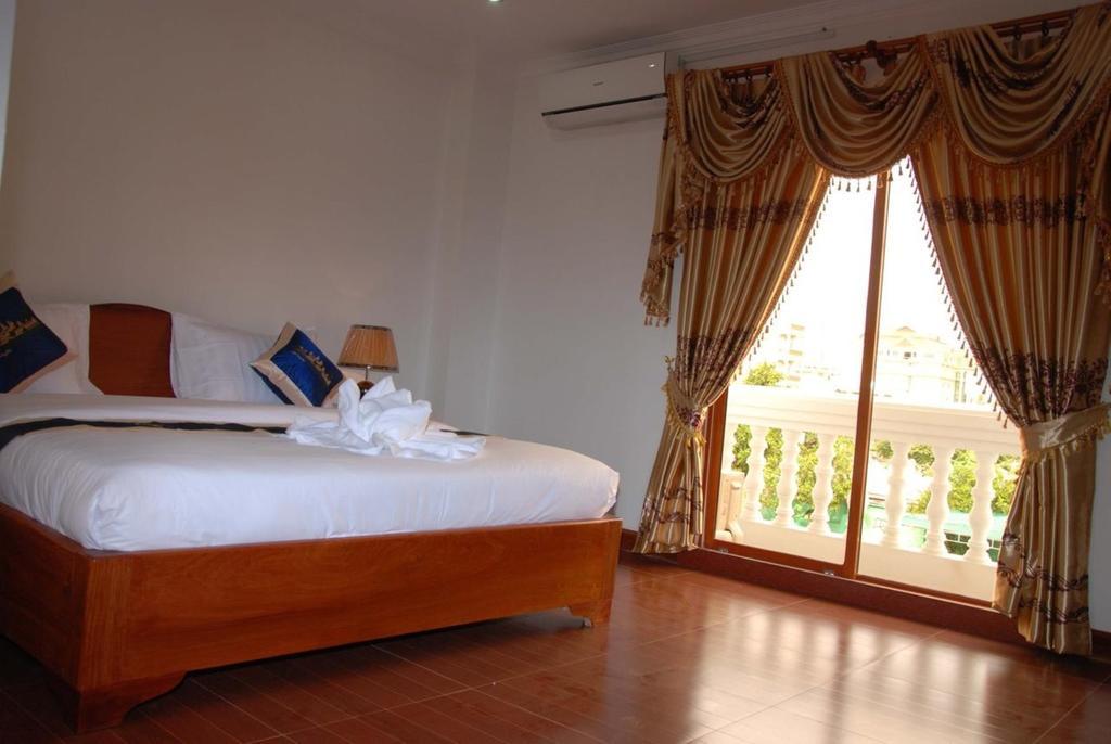 เอเมอรัลด์ บีบี บาตัมบัง โฮเต็ล Hotel พระตะบอง ภายนอก รูปภาพ