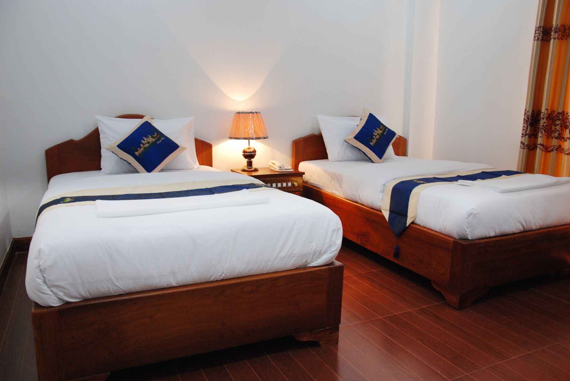 เอเมอรัลด์ บีบี บาตัมบัง โฮเต็ล Hotel พระตะบอง ภายนอก รูปภาพ